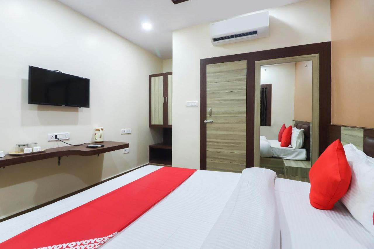 Capital O Hotel 7Th Heaven Джамшедпур Екстериор снимка