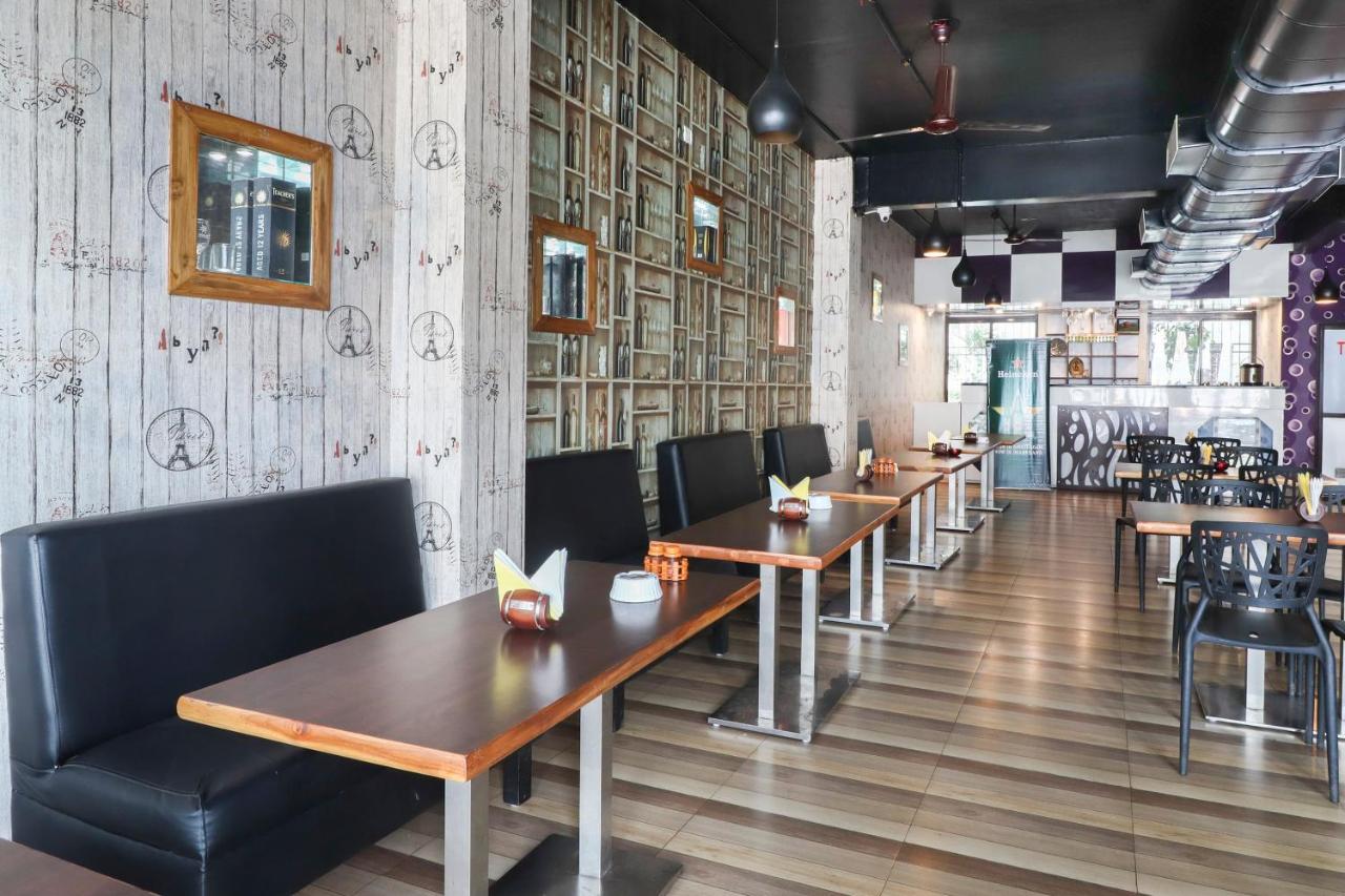 Capital O Hotel 7Th Heaven Джамшедпур Екстериор снимка