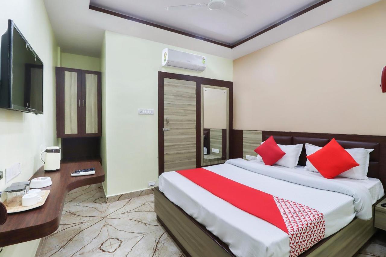 Capital O Hotel 7Th Heaven Джамшедпур Екстериор снимка