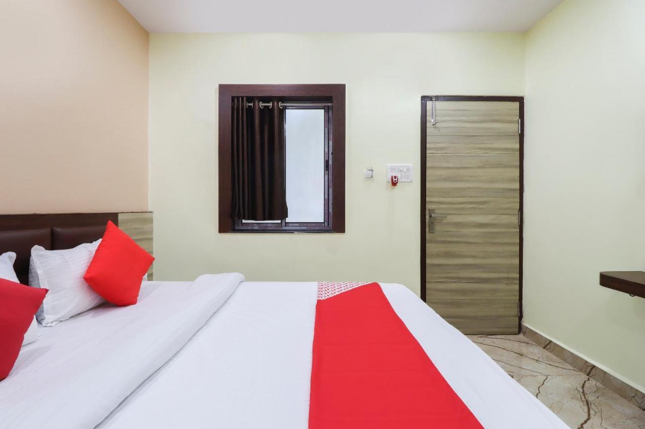 Capital O Hotel 7Th Heaven Джамшедпур Екстериор снимка